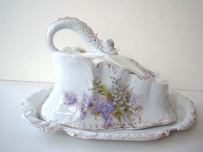 A late 19th century American covered Cheese dish circa 1880-1900 — image 2